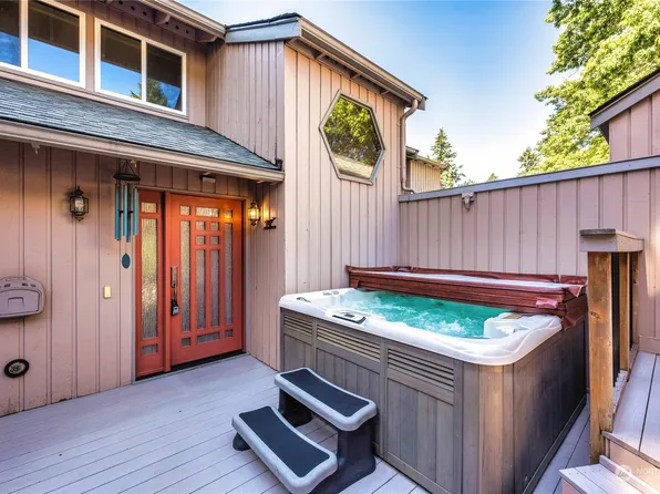 2930 Kennewick Place NE, Renton, WA 98056