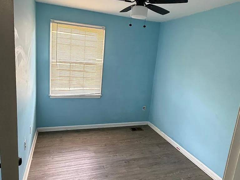 14818 Belle Ami Dr #10 — Photo 16
