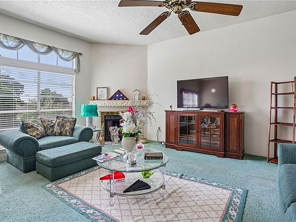 5th image of 317 Southwood Dr