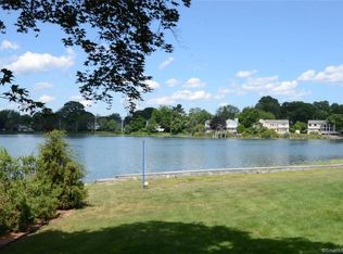 233 Riverside Dr, Fairfield, CT 06824