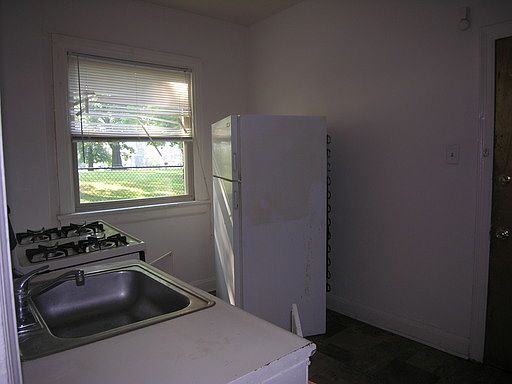 4th image of 810 N Fred Shuttlesworth Cir APT 15