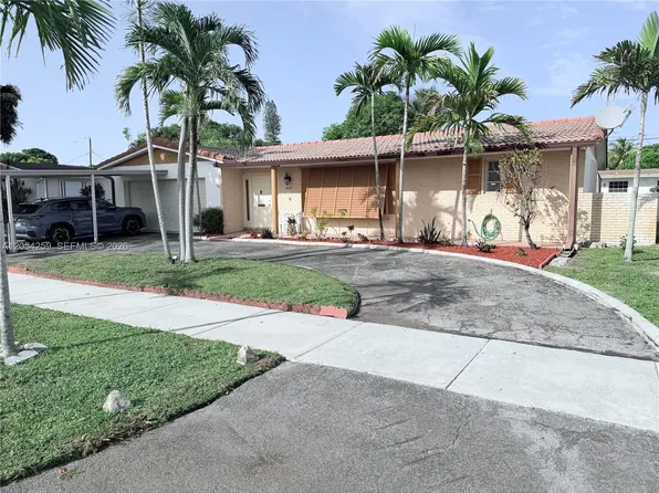 21105 NW Miami Ct, Miami Gardens, FL 33169