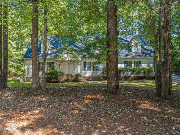 105 Heather Lane, Southern Pines, NC 28387