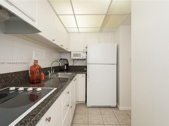 5th image of 1200 West Ave Penthouse 2