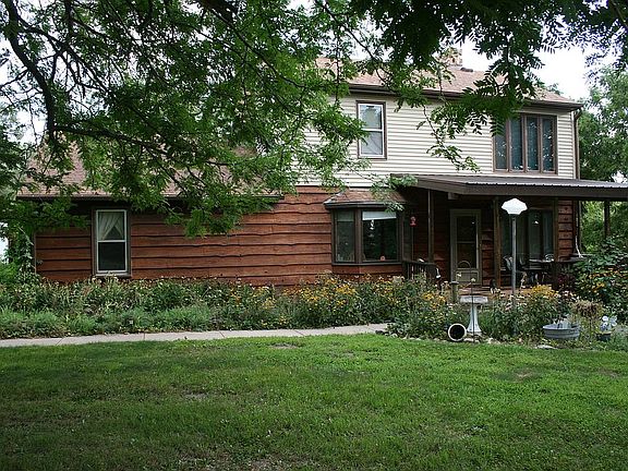 Great covered front porch