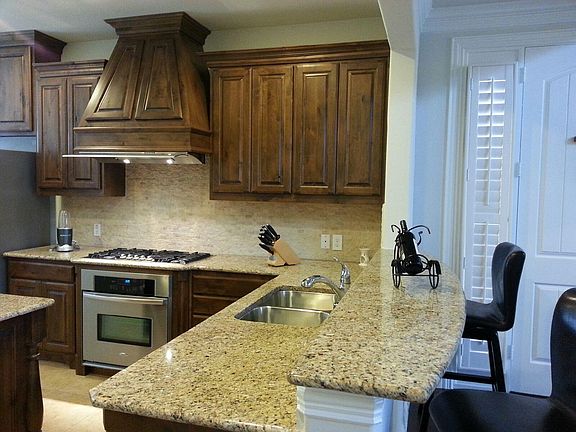 4th image of 3108 Bloomfield Ct