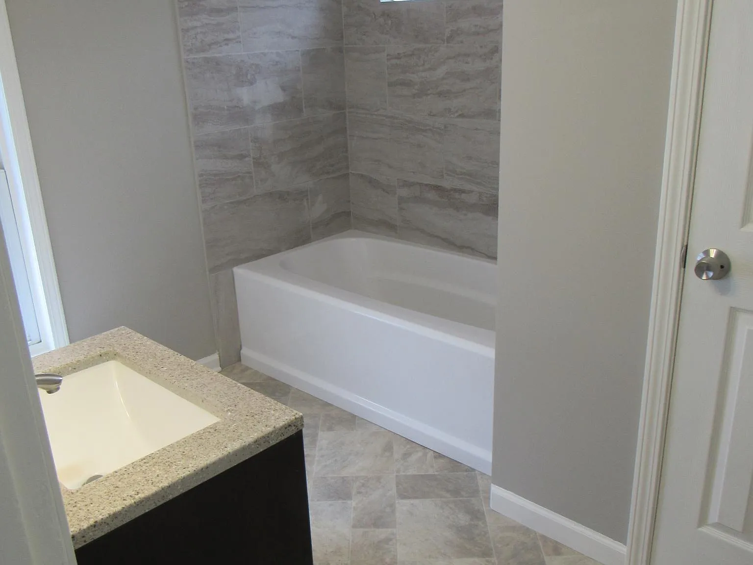 3 bed, 1066 sqft, $1,465 — Photo 2