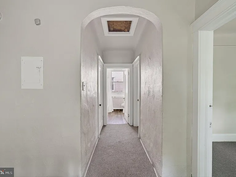 332 W Washington St #2 — Photo 8