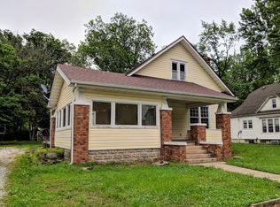 327 S Adams St, Nevada, MO 64772