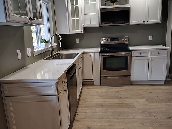 Main Kitchen with Quartz Countertops