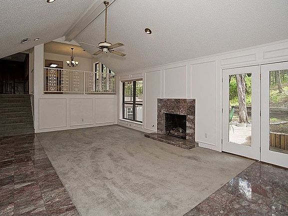 4th image of 928 Sleepy Hollow Dr