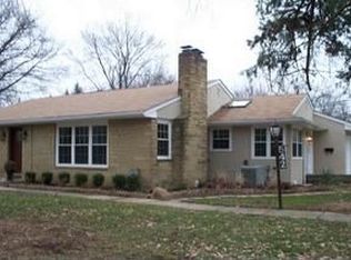 542 E Cooke Rd, Columbus, OH 43214