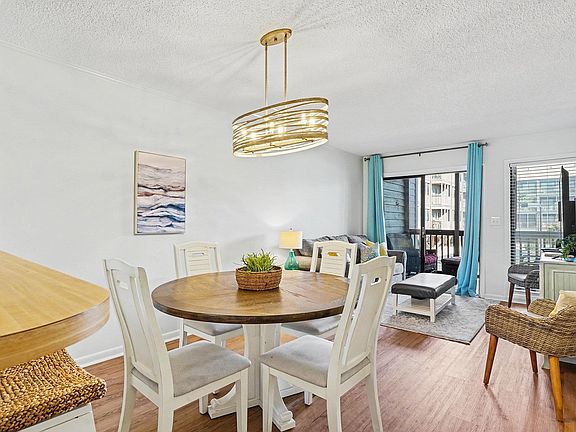 4th image of 212 2nd Ave. N #162