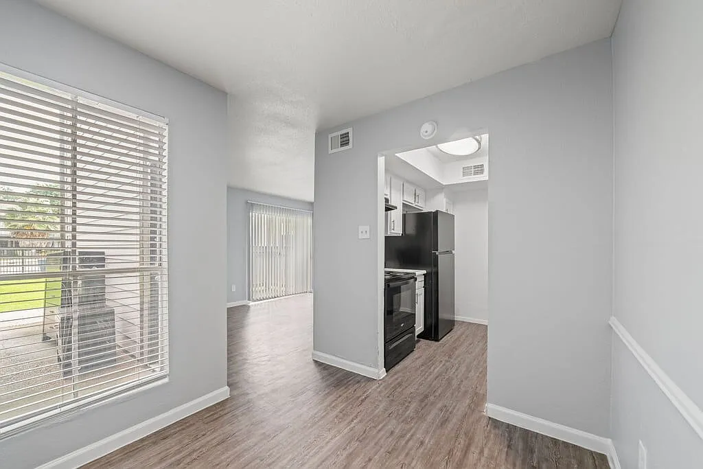 The Montclair — Photo 3