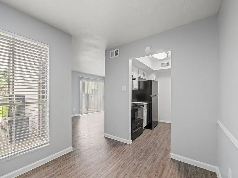 The Montclair — Photo 3
