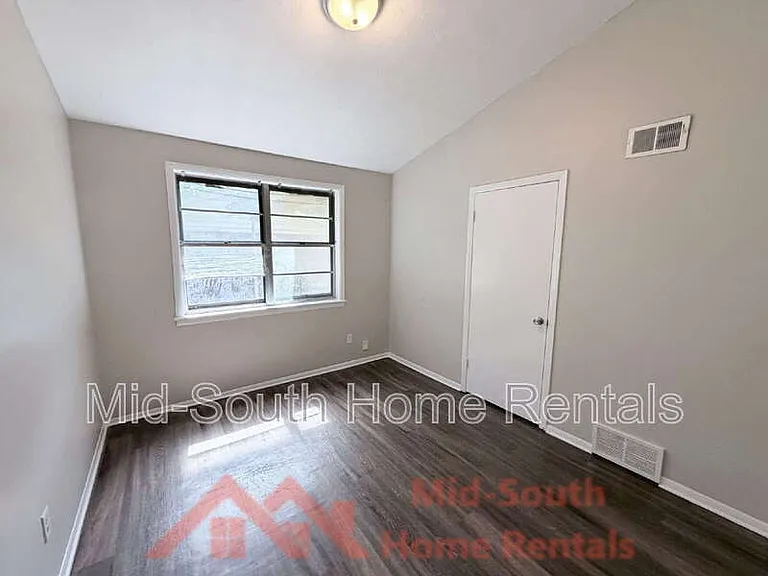 2298 Dells Ave — Photo 15