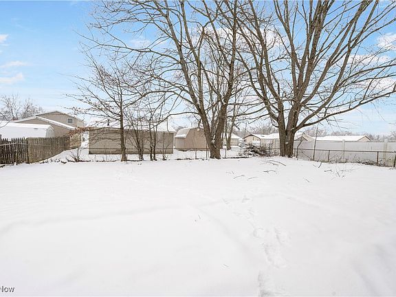 3rd image of 2640 Vollmer Dr