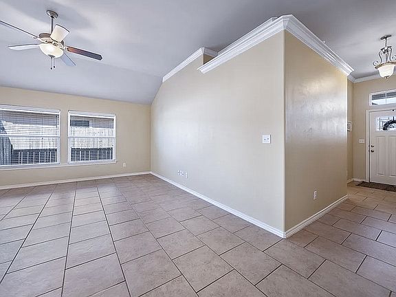 3rd image of 3905 Los Arroyos Dr