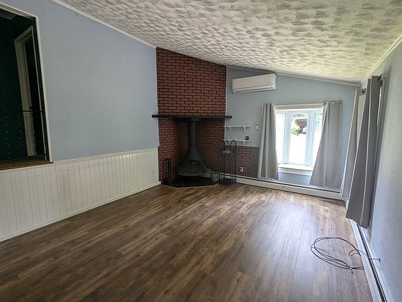 3rd image of 5 Saint Charles Pl