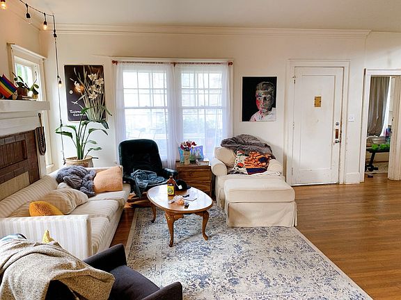 4th image of 1124 N Garden St #1126