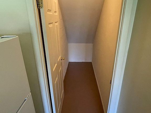 5th image of 8508 Pioneer Dr