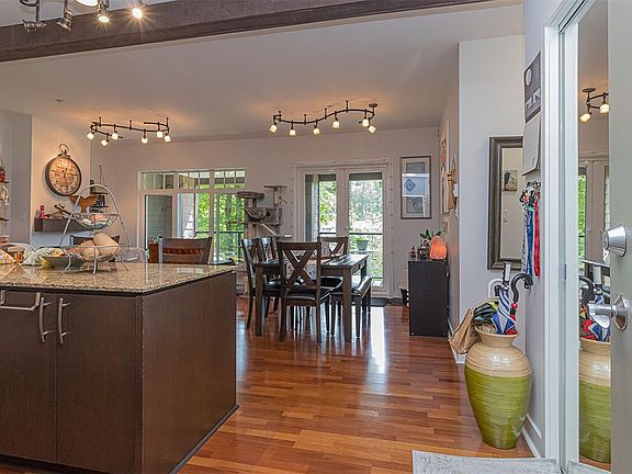 5th image of 1395 Bear Mountain Pkwy #210/212