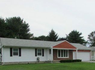 6 Old Tavern Ln, Smithfield, RI 02828
