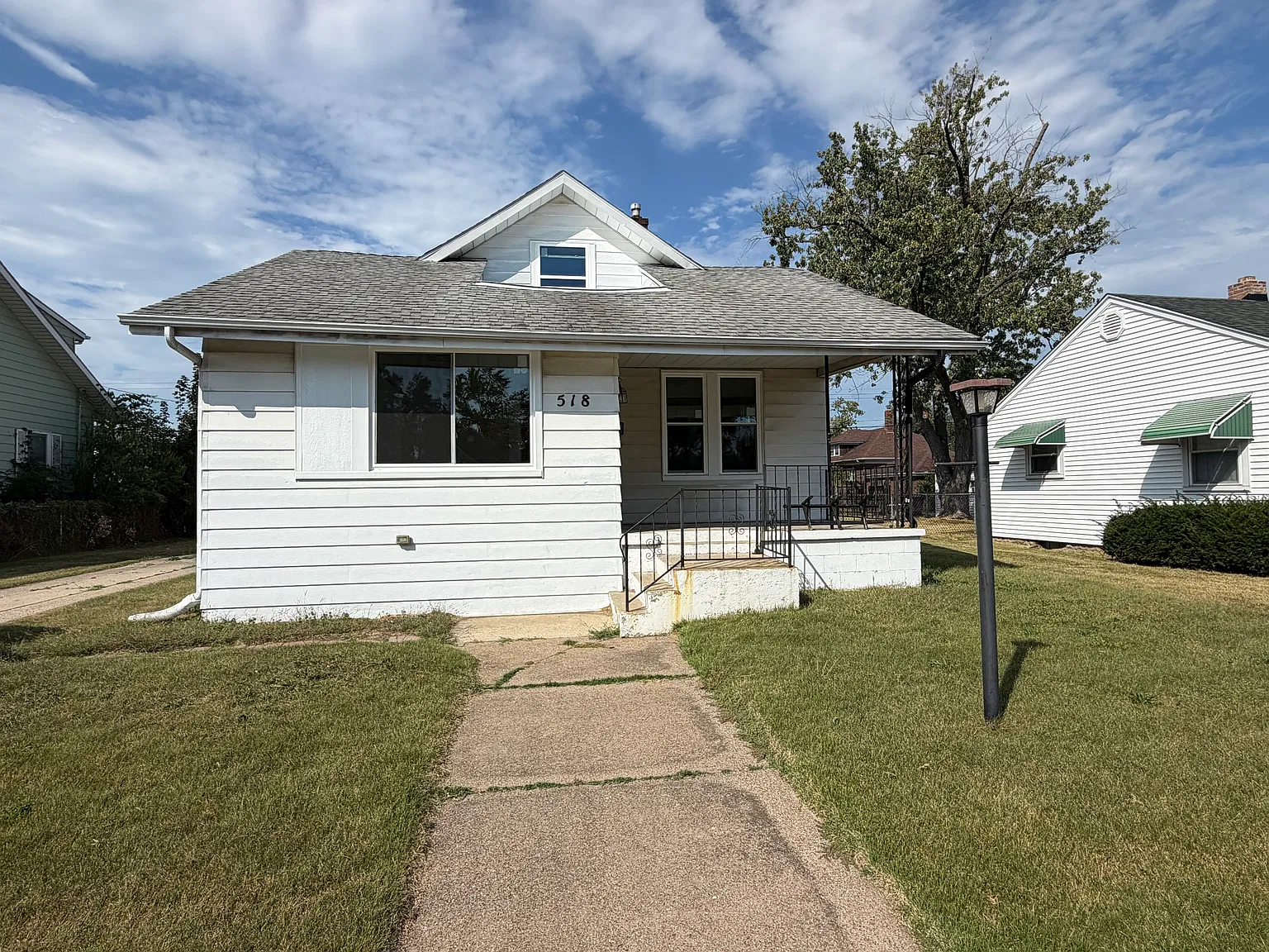 3 bed, $1,550 — Photo 1