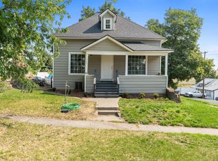 242 S Broadway St, Tekoa, WA 99033