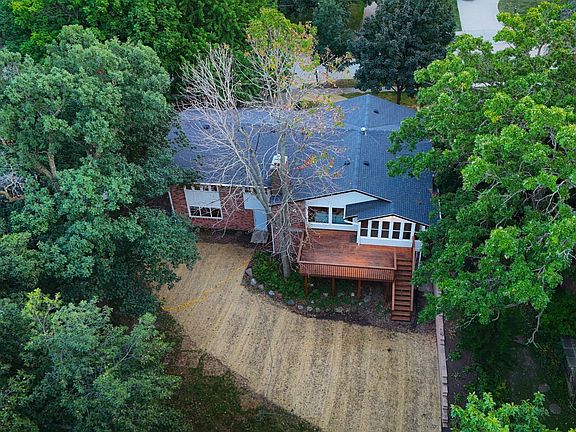 4th image of 3309 Skyline Dr