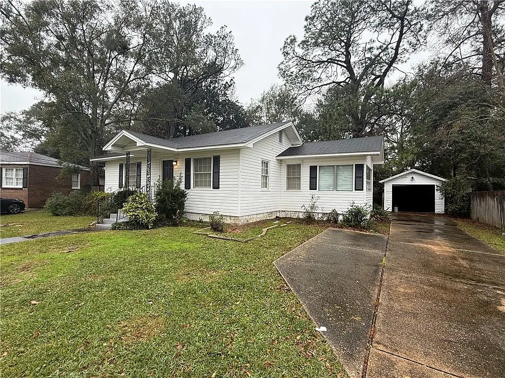 2 bed, 1.0 bath, 1054 sqft, $1,150 — Photo 2