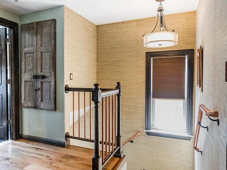 3863 Seneca St — Photo 25