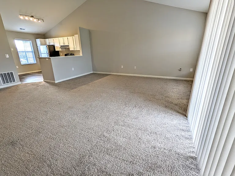 Spinnaker Cove Apartments — Photo 57