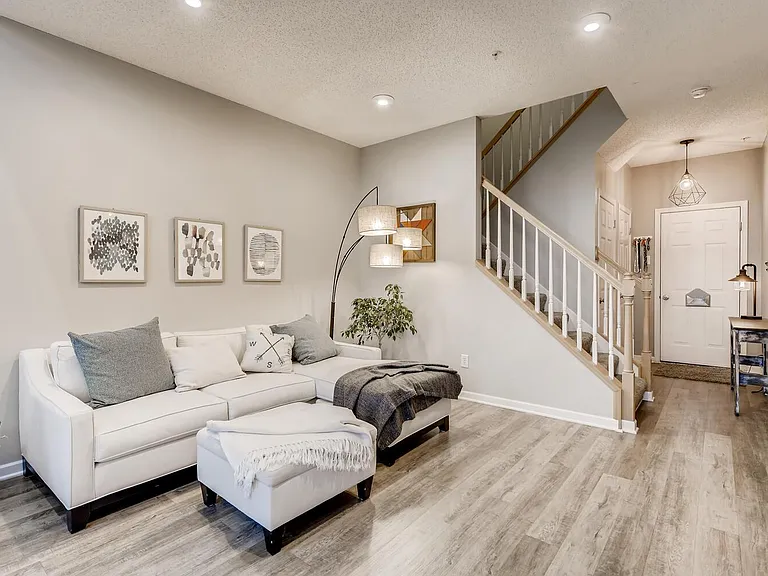 5038 Archer Ln — Photo 8