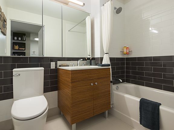 3rd image of 530 W 45th St APT 2W