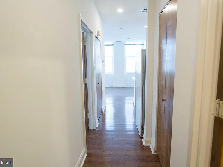 1600-2 Walnut St #501 — Photo 13