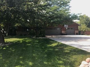 6302 17th St N, Fargo, ND 58102