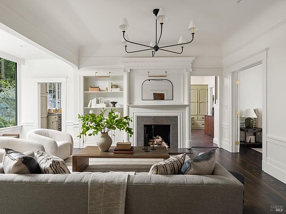 4th image of 8 Laurel Street