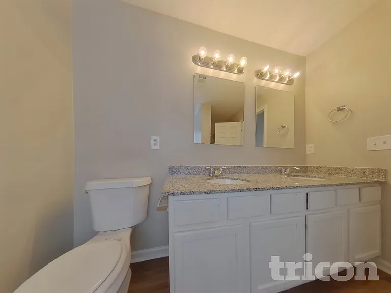 693 Grandview Cir — Photo 9