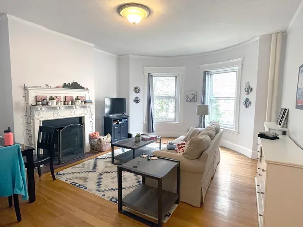 30 Peterborough St APT 19, Boston, MA 02215