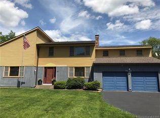 27 Patriot Ln, Manchester, CT 06040