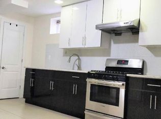 3923 212th St, Bayside, NY 11361