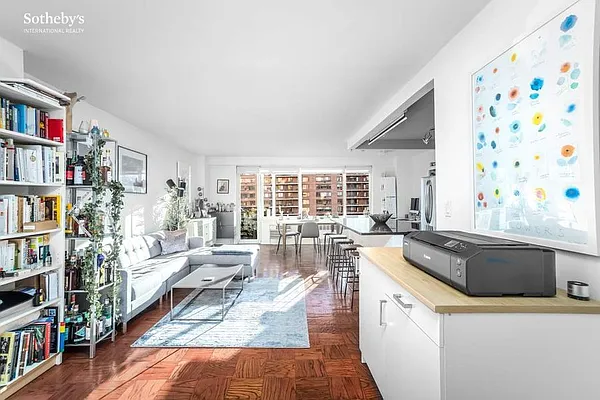 Sold by Sotheby's International Realty | media 6