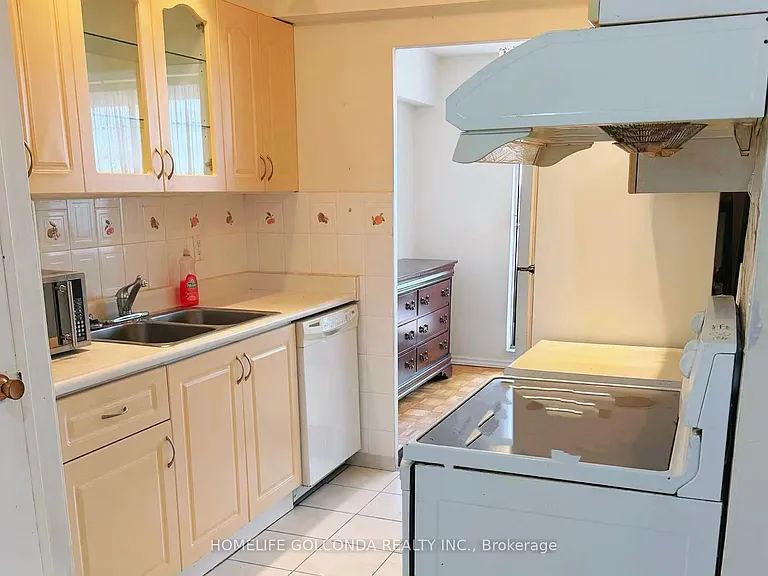 2721 Victoria Park Ave #1004 — Photo 13