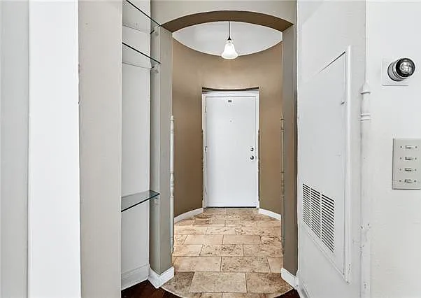 1 bed, 1.0 bath, 732 sqft, $1,550 — Photo 4