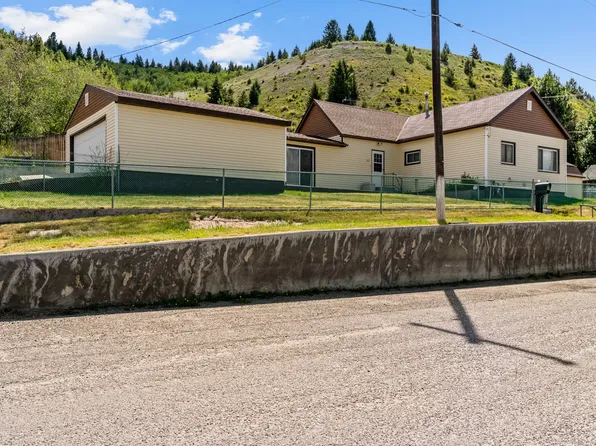 415 E 8th St, Anaconda, MT 59711