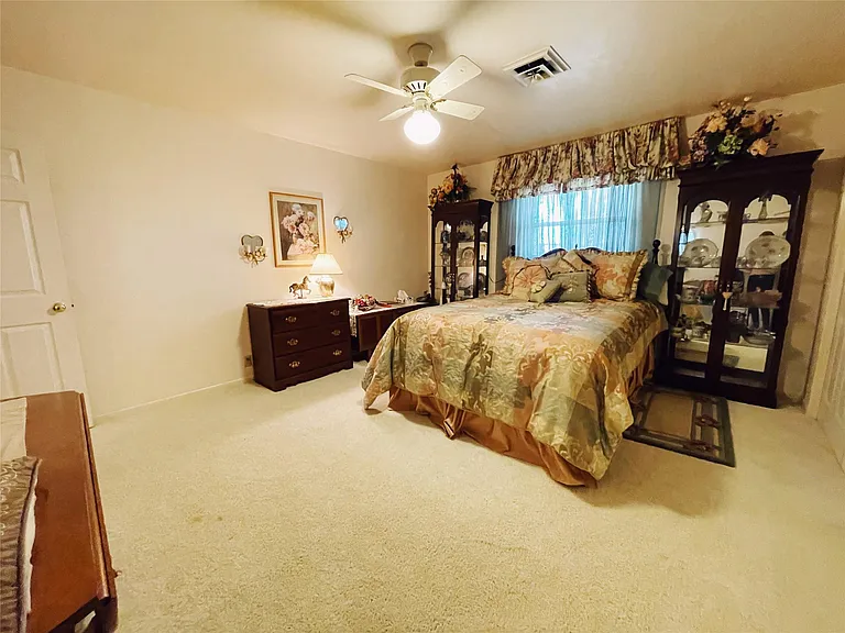 700 Shanklin Rd — Photo 24