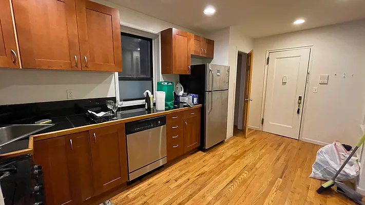 Rented by Oxford Property Group | media 12