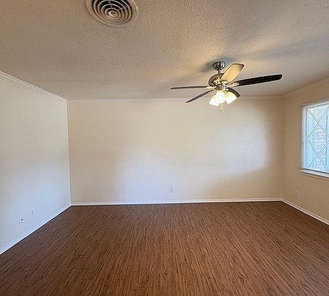 3rd image of 8270 Chapin Rd