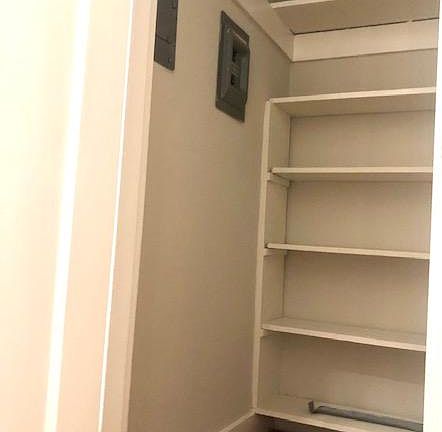 2nd image of 2466 Chestnut St #201